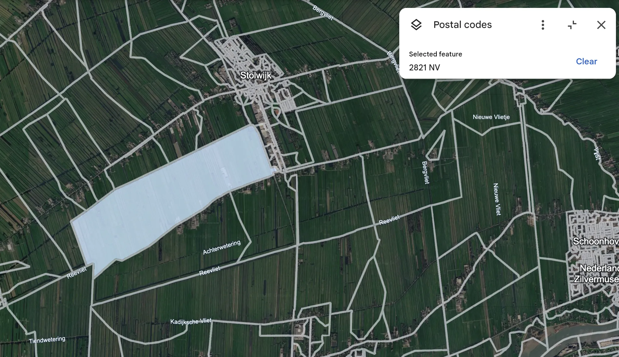 Stolwijk付近の区画を選択し、Postal codesに2821 NVと表示されたGoogle Earthの画面